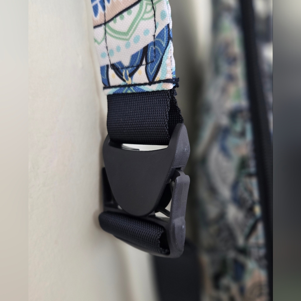 Vera Bradley Mandala Print Sling Bag Backpack Blue Teal Peach Green NWOT - Picture 6 of 8